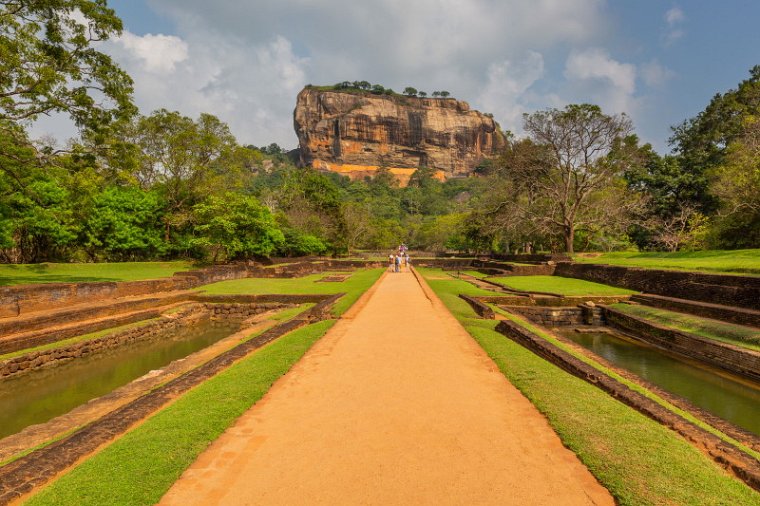 058 Sigiriya rots.jpg